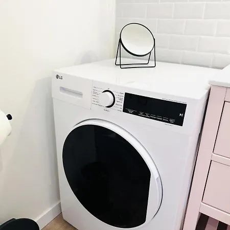 Pink Alta With Pool Apartmán